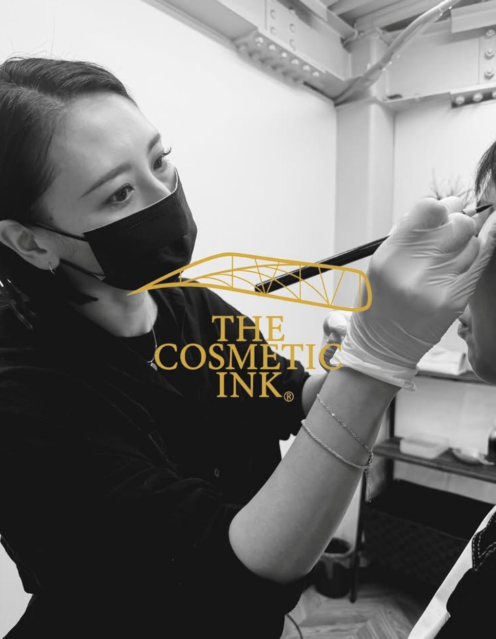 MIRA INK の施術風景